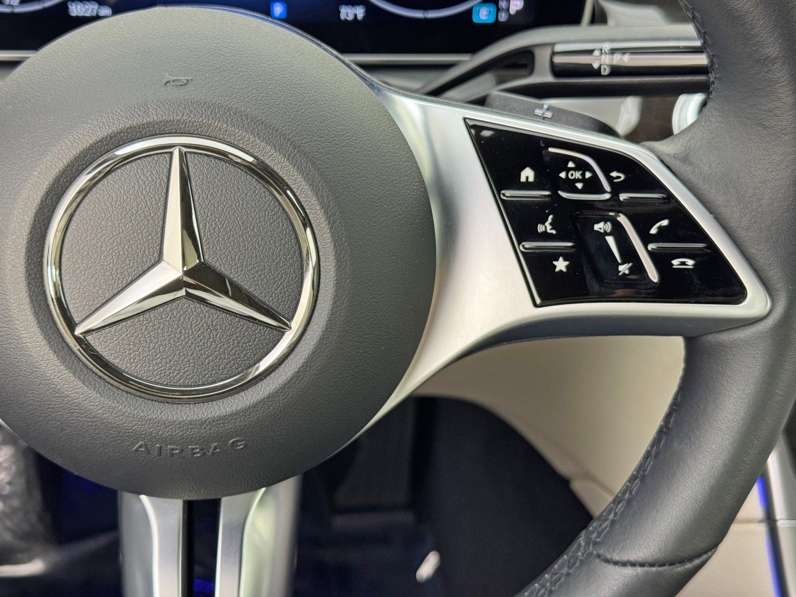 Used 2022 Mercedes-Benz C 300 Sedan w/ Exclusive Trim Package image 24