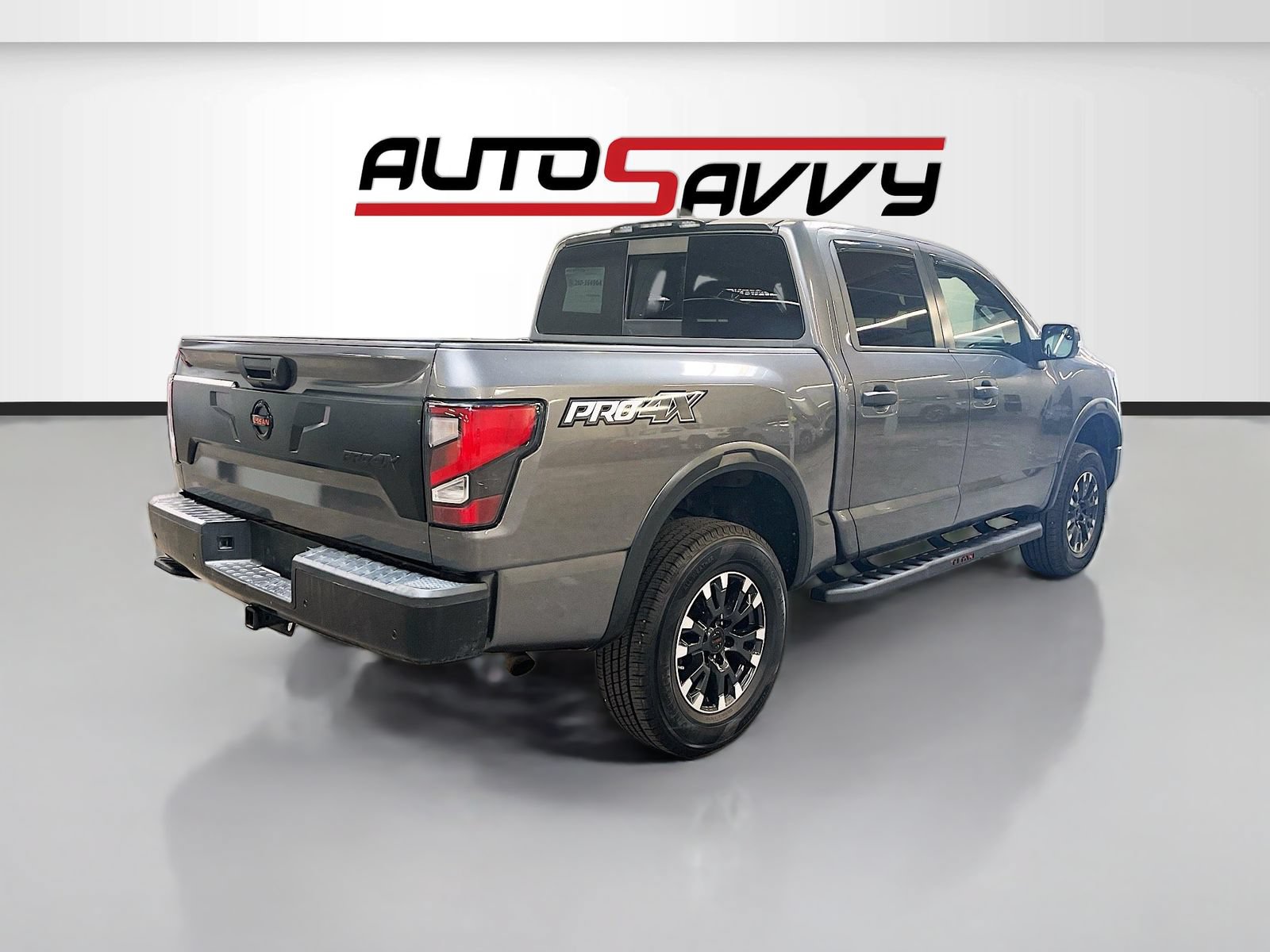 Used 2022 Nissan Titan PRO-4X w/ Pro-4x Convenience Package AWD/4WD image 7