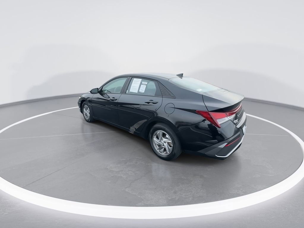 Used 2024 Hyundai Elantra SE image 6