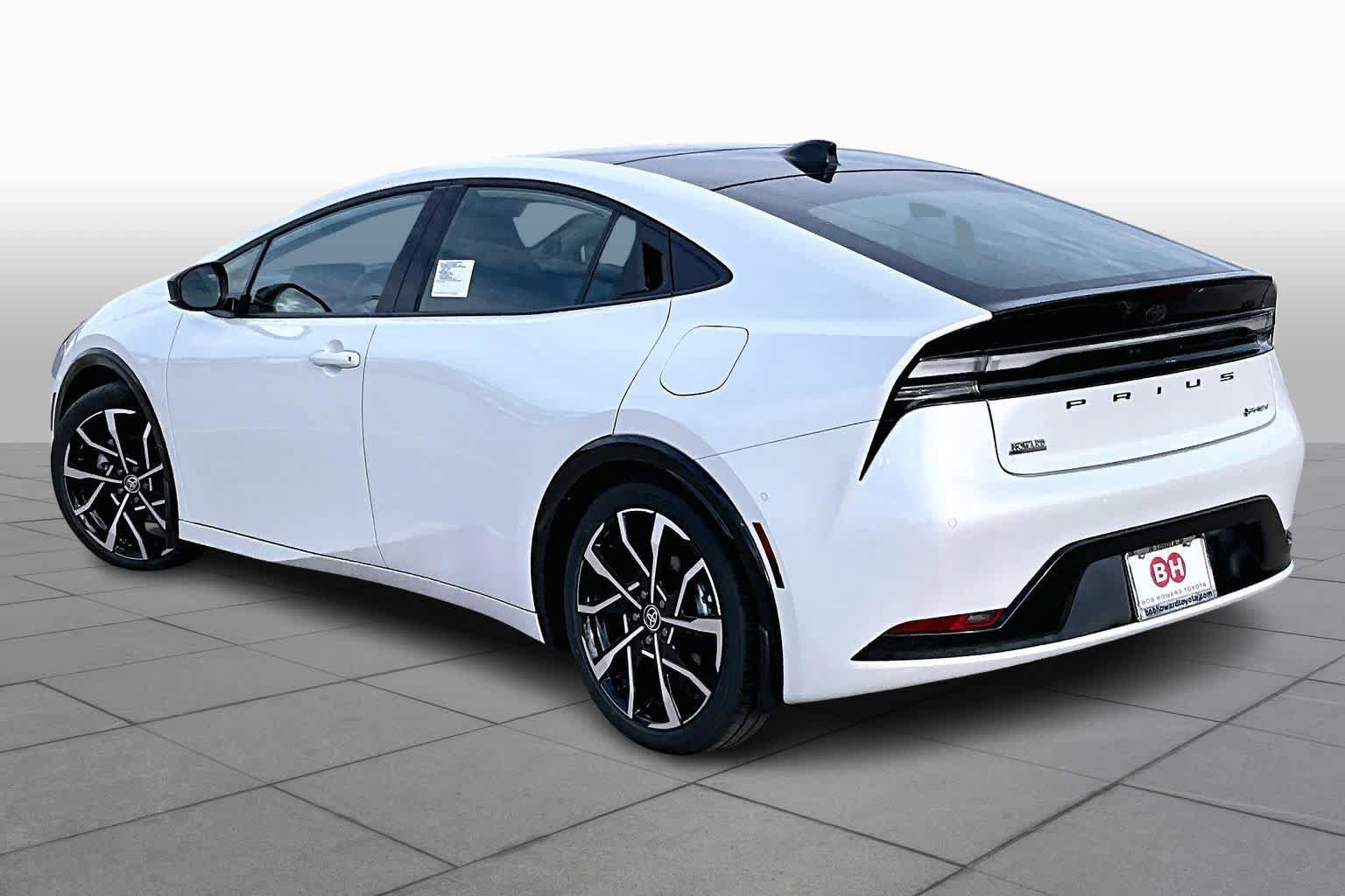 New 2026 Toyota Prius Plug-In Hybrid FWD image 12