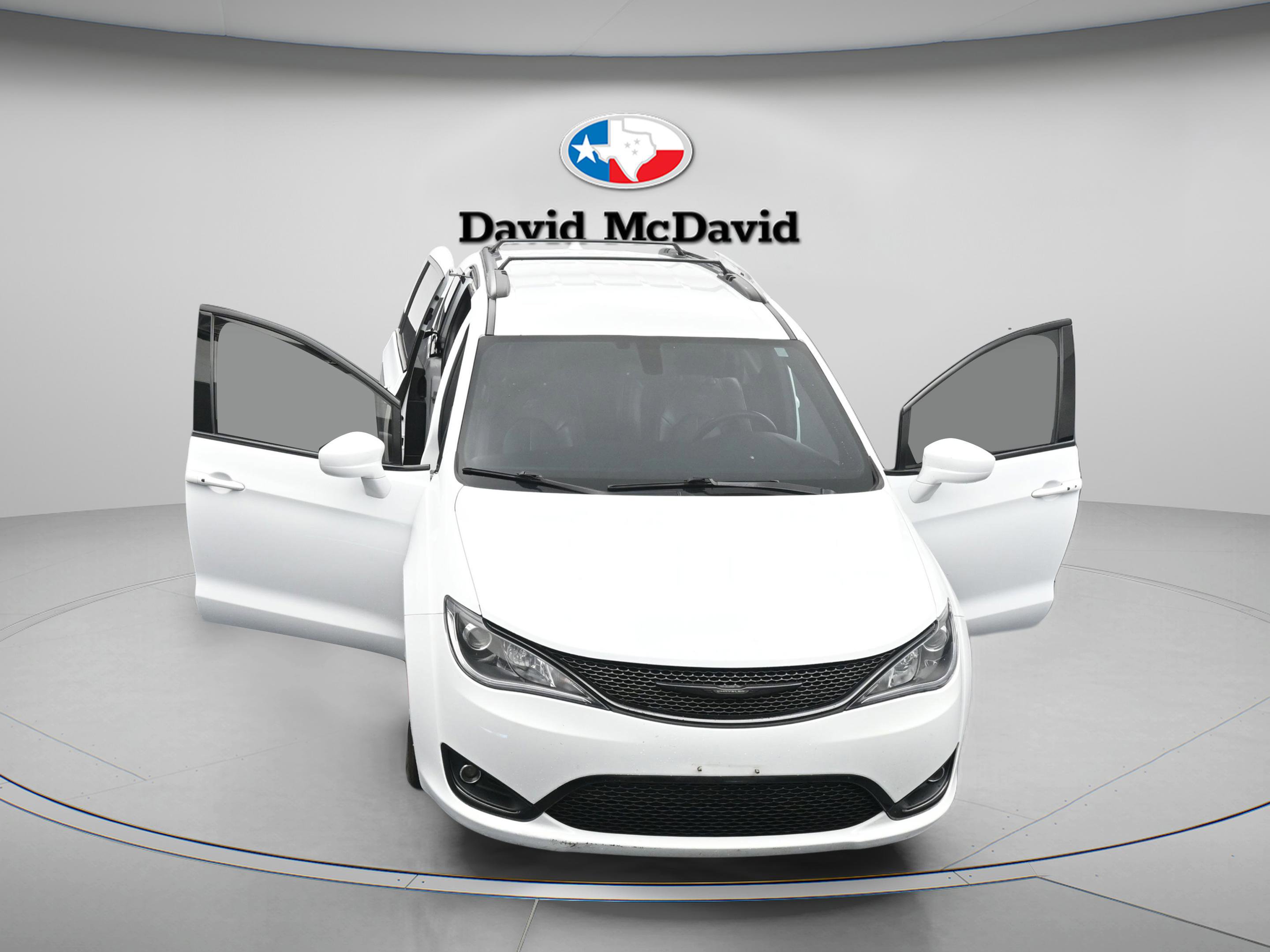 Used 2020 Chrysler Pacifica Touring-L w/ S Appearance Package image 36