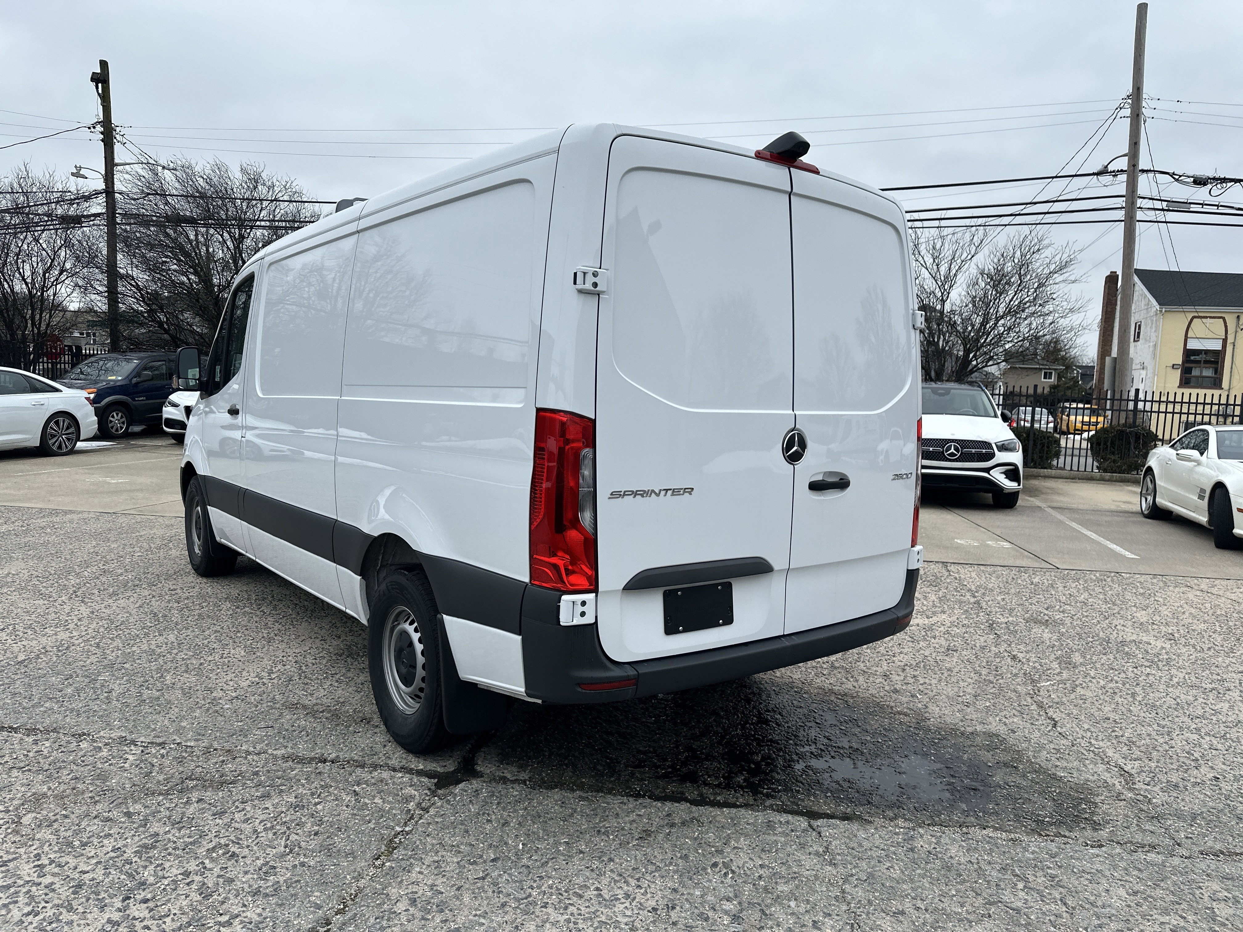 Used 2025 Mercedes-Benz Sprinter 2500 image 3