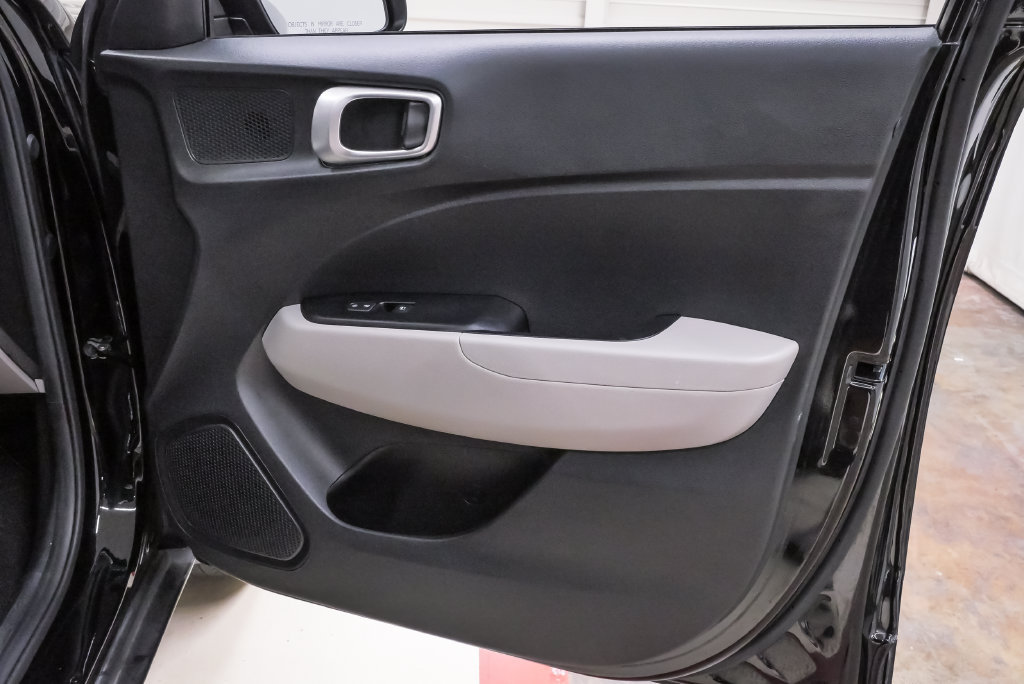 Certified 2024 Hyundai Venue SEL FWD image 27