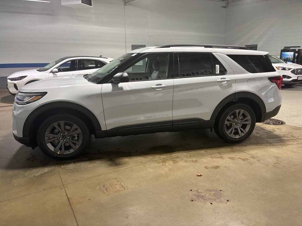 New 2026 Ford Explorer Active w/ Active Comfort Package image 3