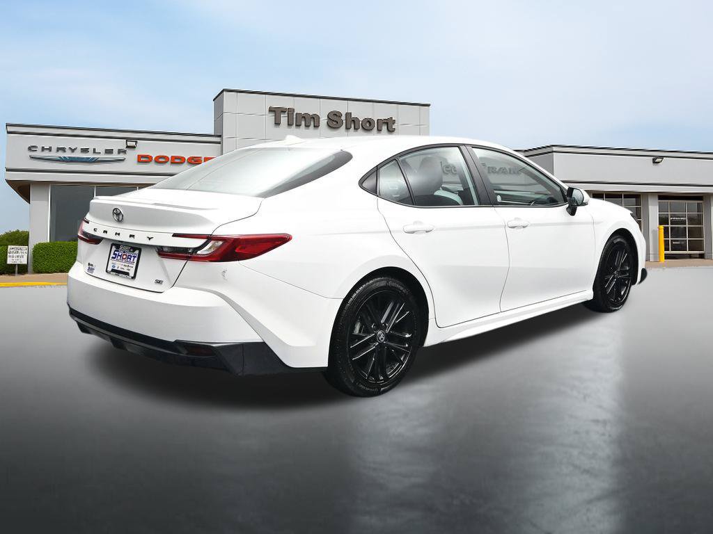 Used 2026 Toyota Camry SE FWD image 5