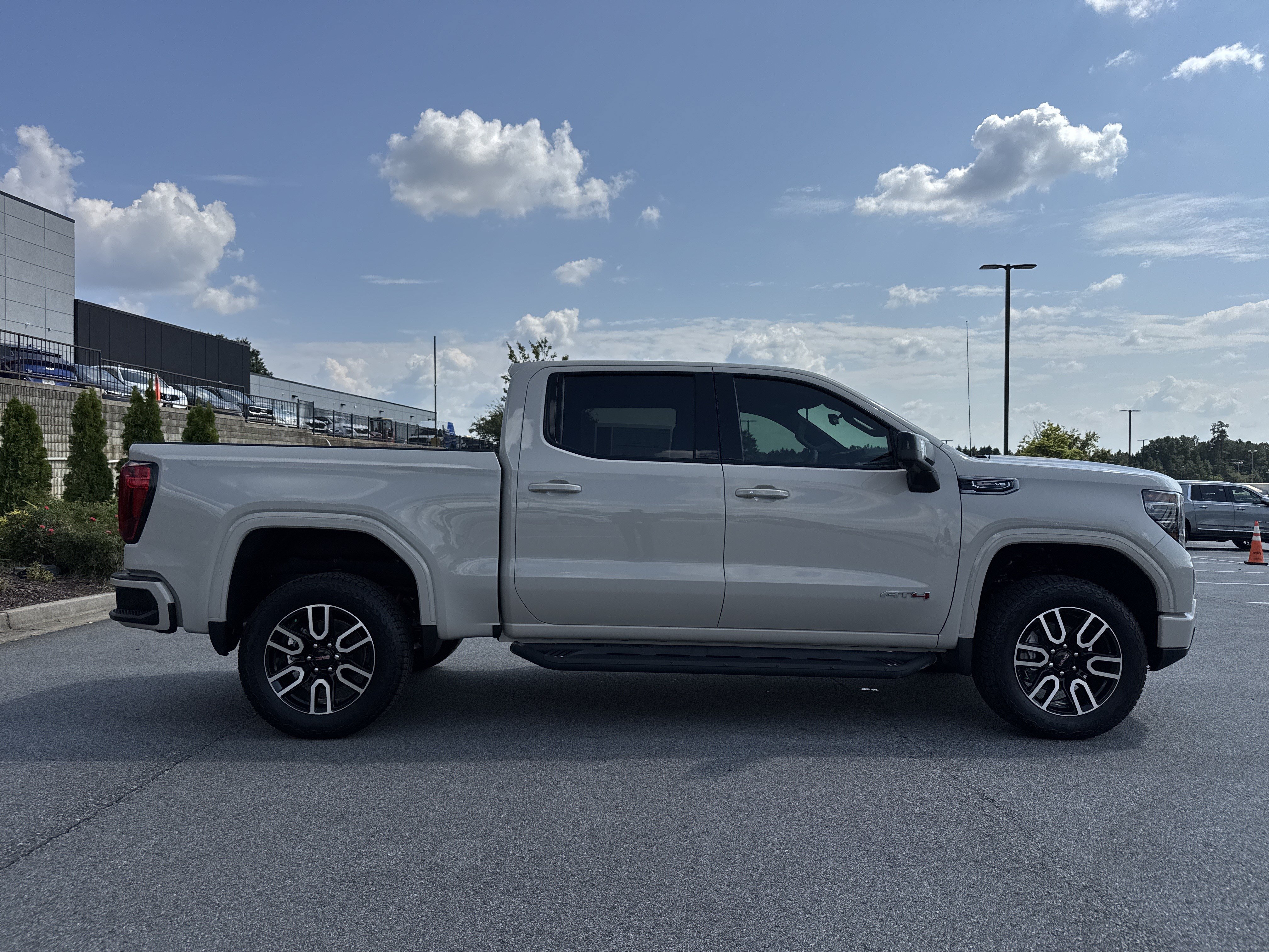 New 2026 GMC Sierra 1500 AT4 w/ AT4 Premium Package AWD/4WD image 11