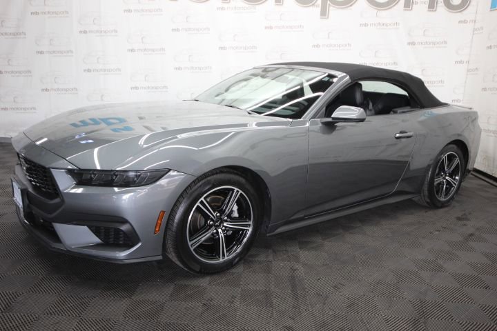 Used 2025 Ford Mustang Premium image 2