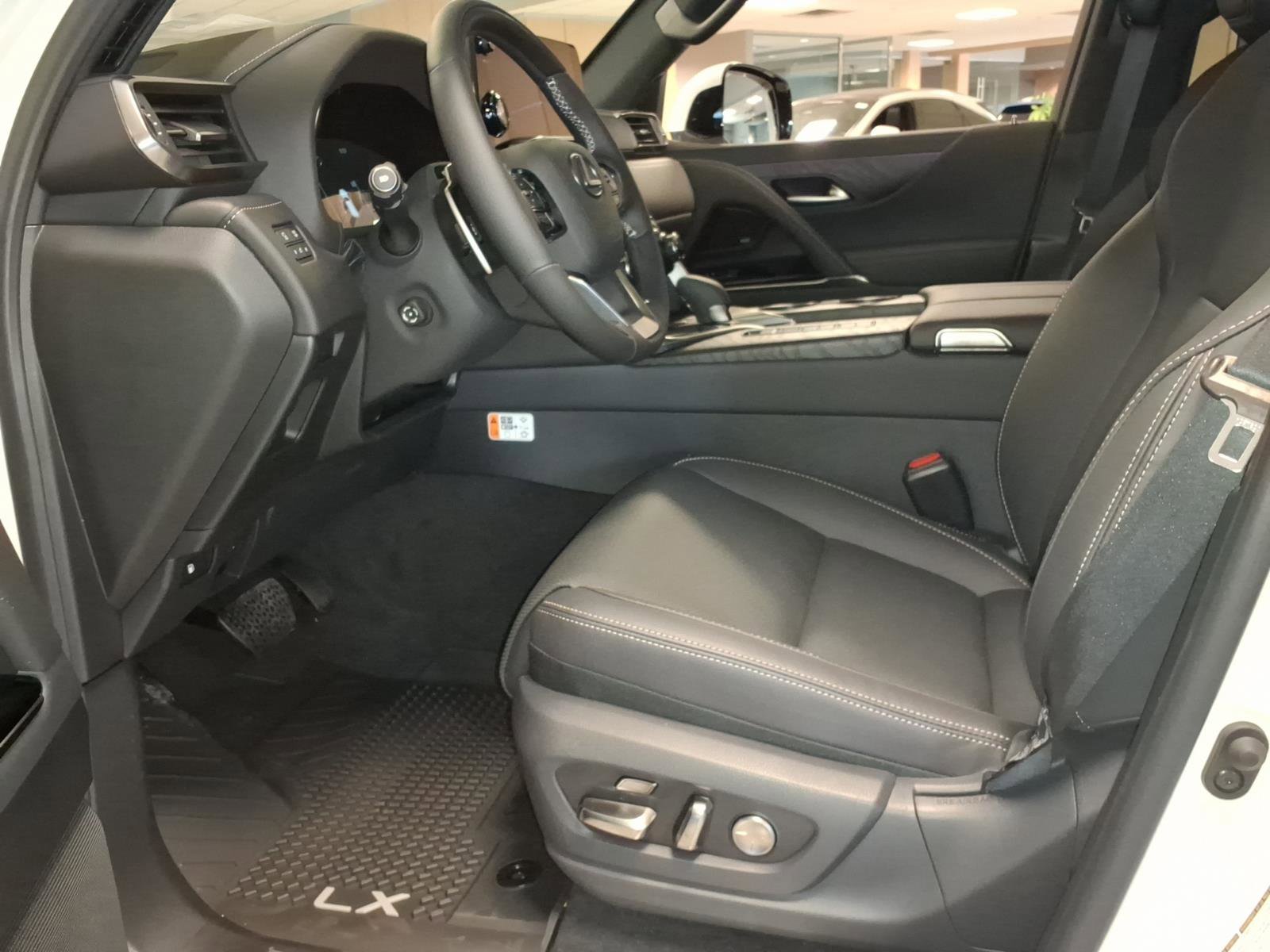 New 2026 Lexus LX 700h Luxury image 5