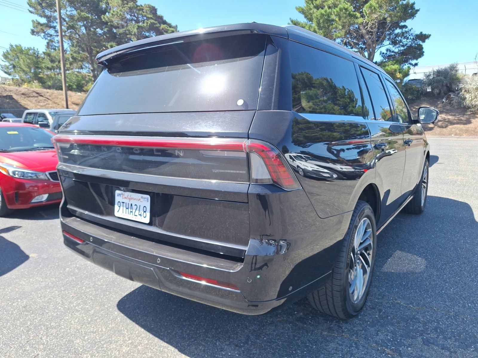 Used 2025 Lincoln Navigator Reserve AWD/4WD image 8