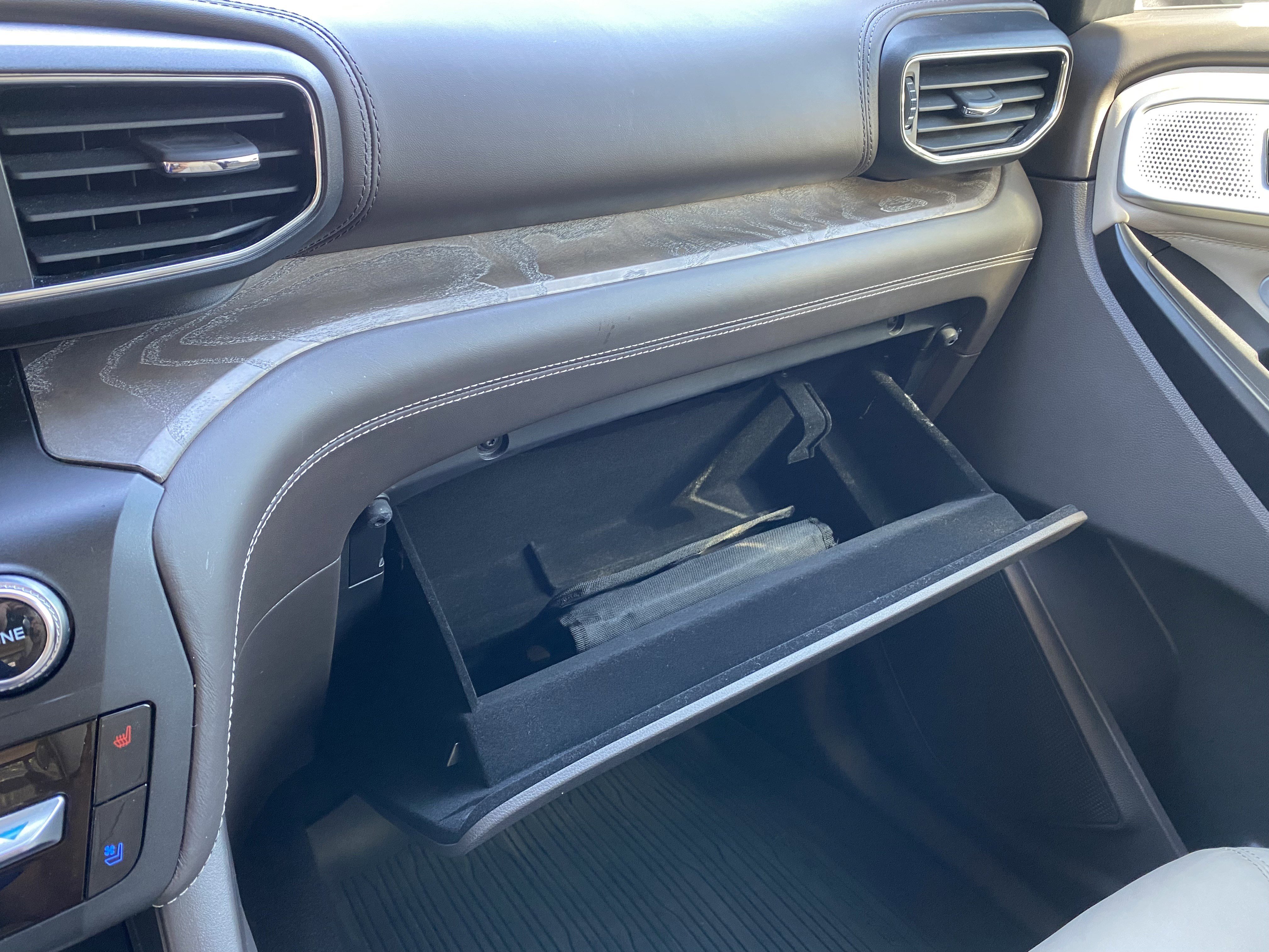 Used 2020 Ford Explorer Platinum w/ Premium Technology Package image 31