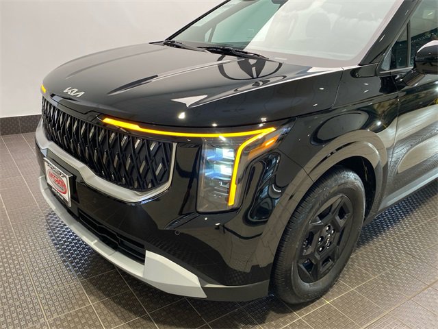 Used 2025 Kia Carnival image 6