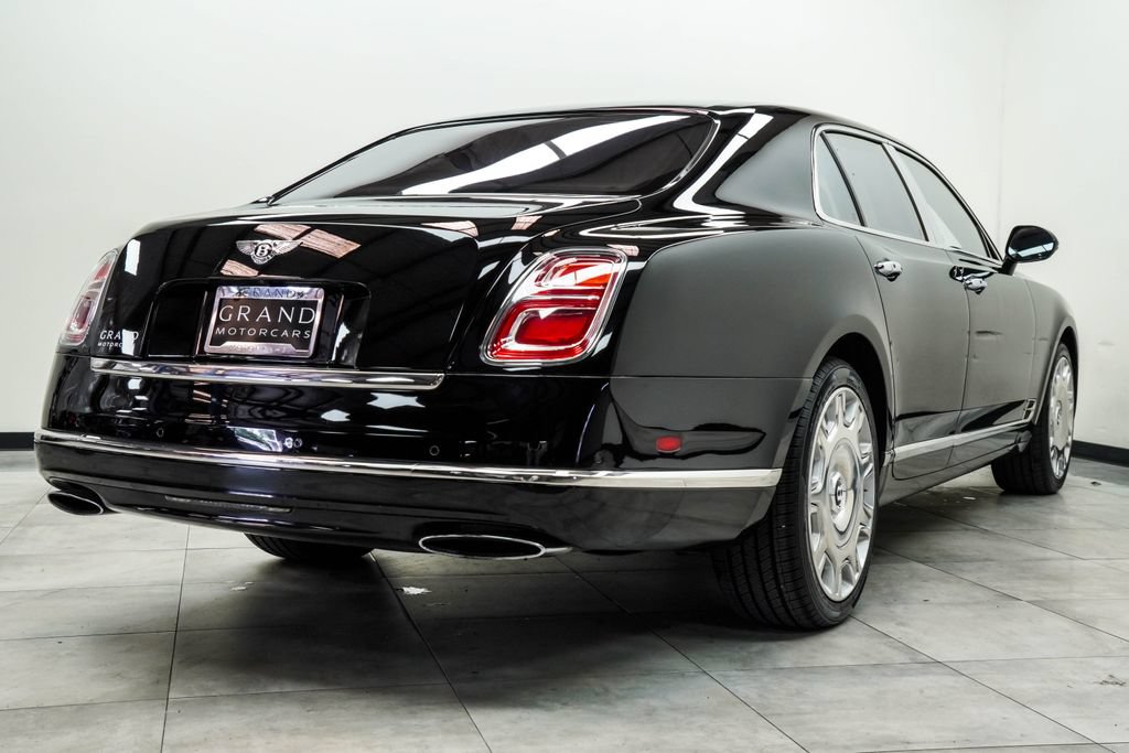 Used 2018 Bentley Mulsanne RWD image 12