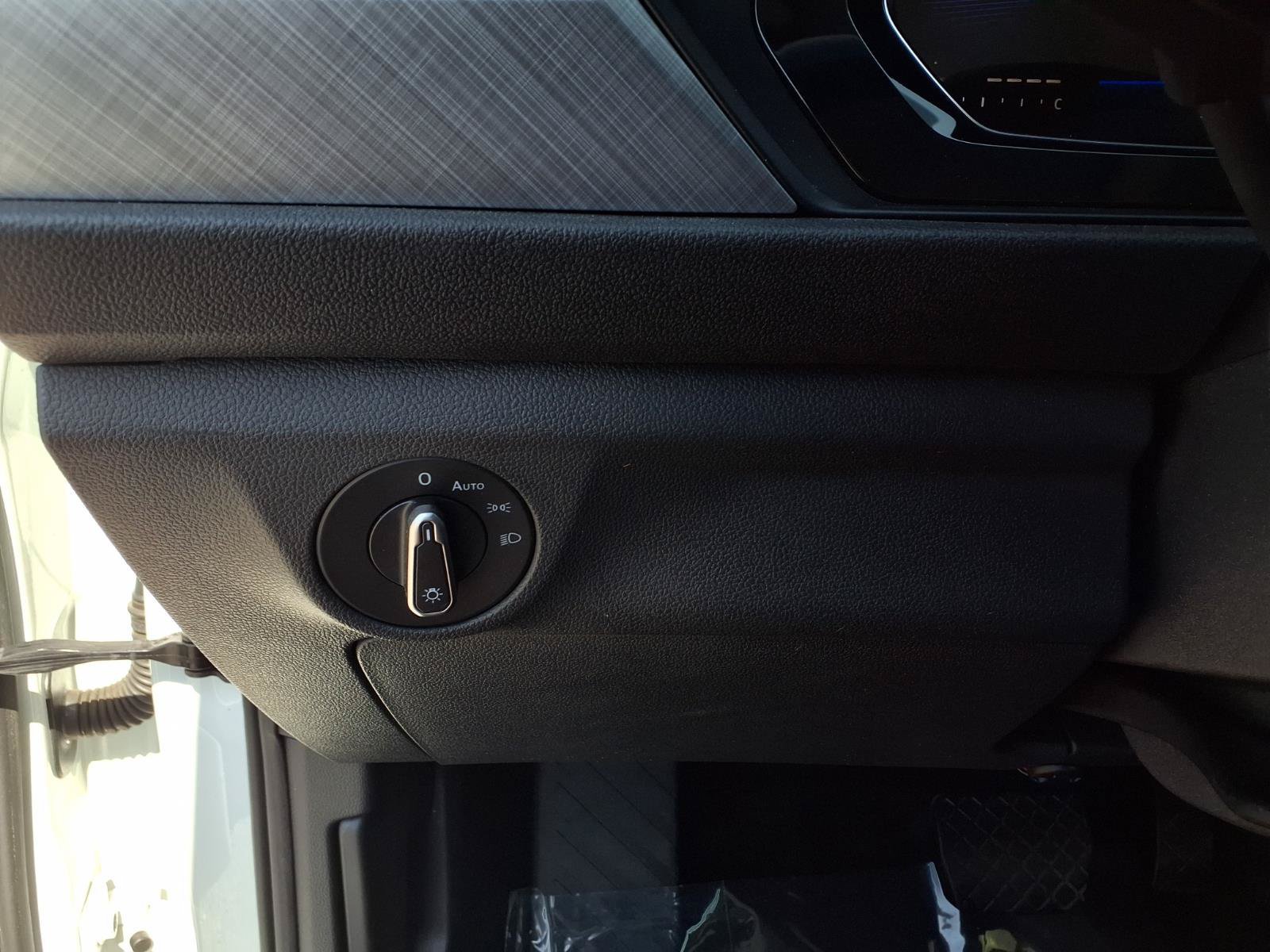 Used 2023 Volkswagen Jetta SE w/ Panoramic Sunroof Package FWD image 16