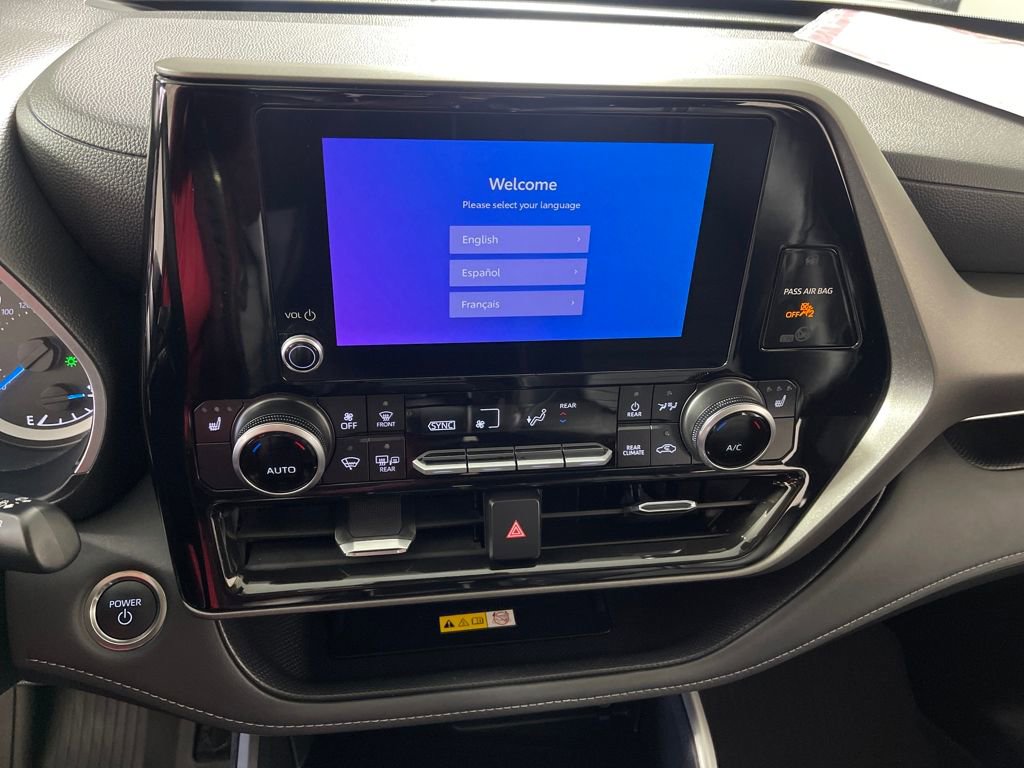 Certified 2025 Toyota Highlander XLE image 26