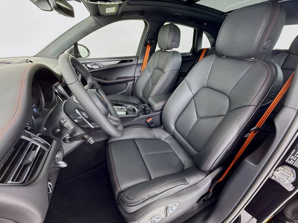 New 2026 Porsche Macan Turbo AWD/4WD image 5
