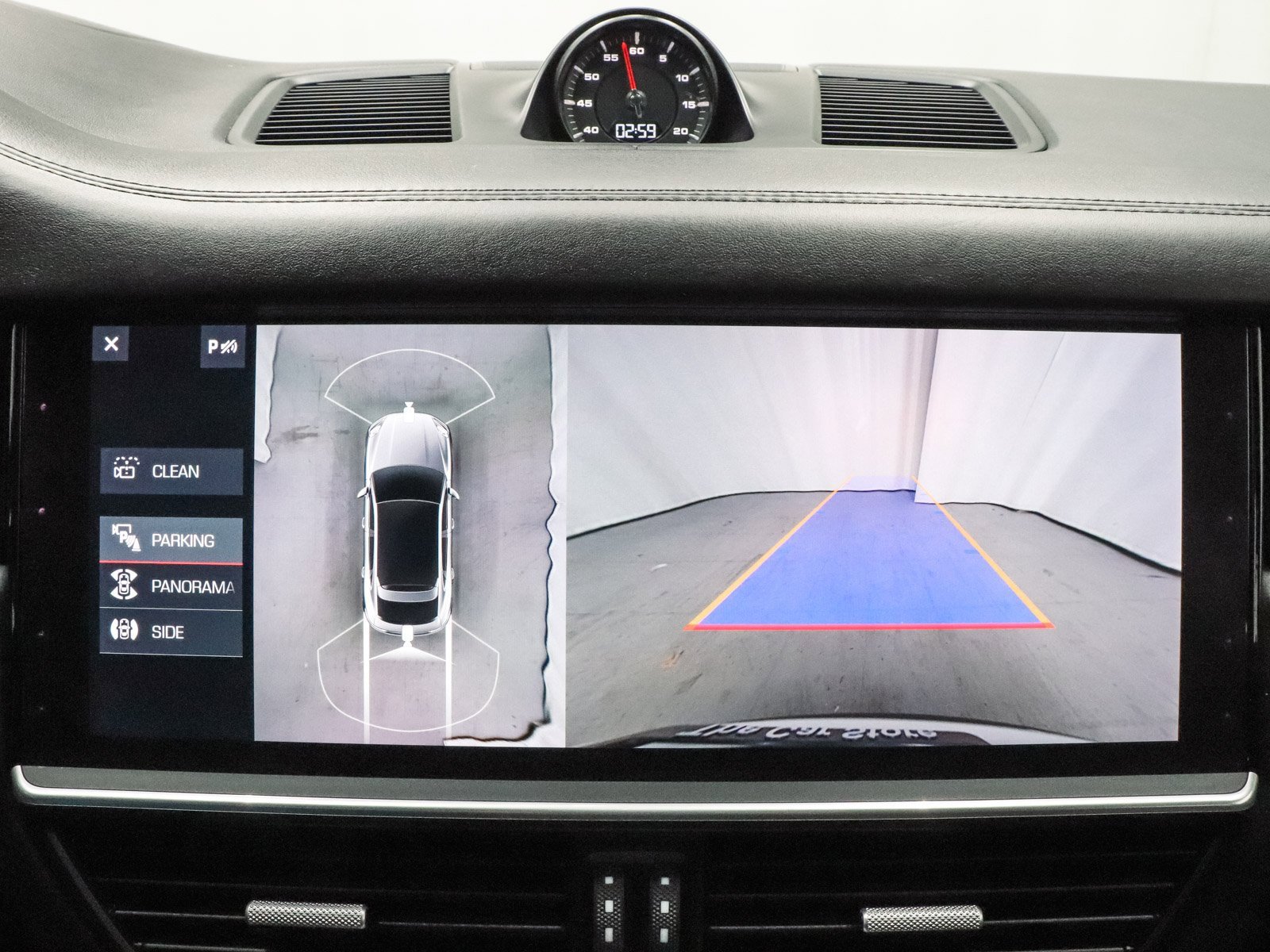 Used 2020 Porsche Cayenne Turbo image 34