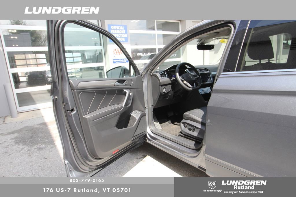 Used 2022 Volkswagen Tiguan SE image 11