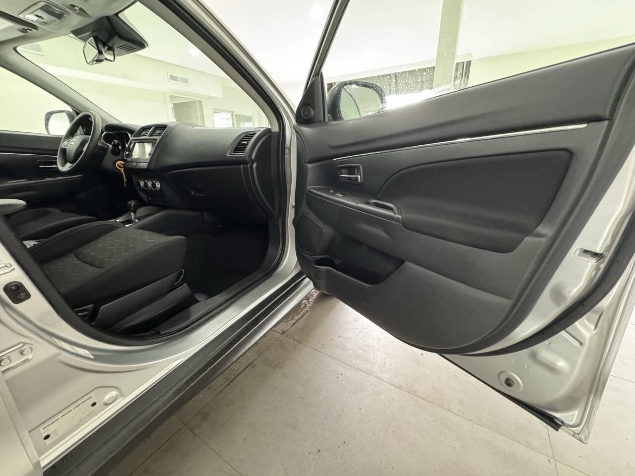 Used 2025 Mitsubishi Outlander Sport SE AWD/4WD image 27