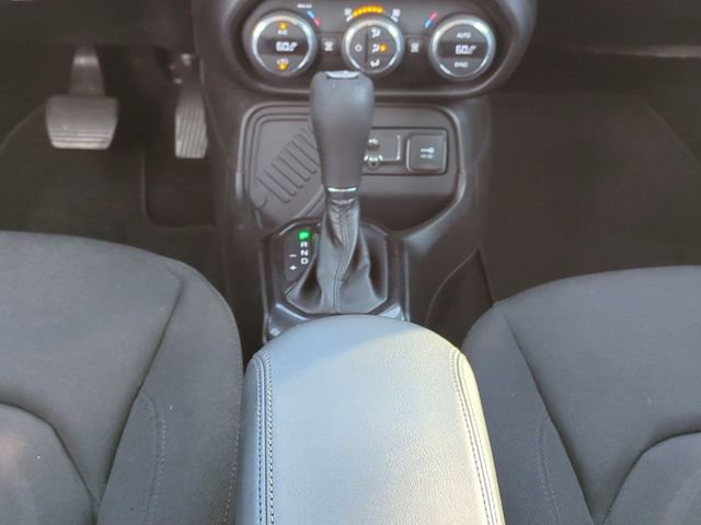Used 2017 Jeep Renegade Altitude FWD image 19