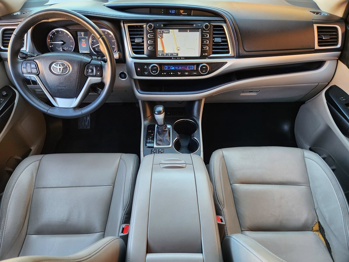 Used 2016 Toyota Highlander XLE FWD image 48