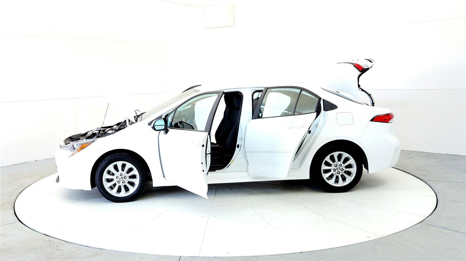 Certified 2022 Toyota Corolla LE w/ LE Convenience Package image 10