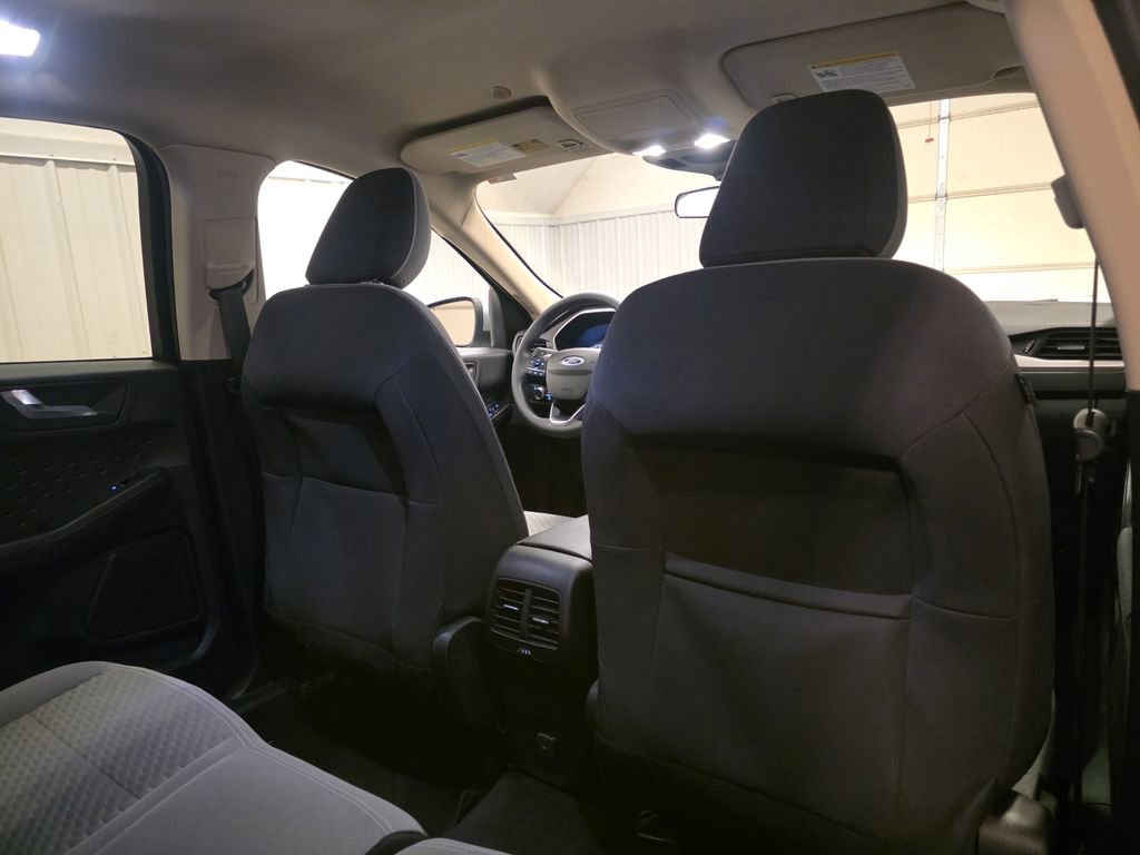Used 2020 Ford Escape SE image 23