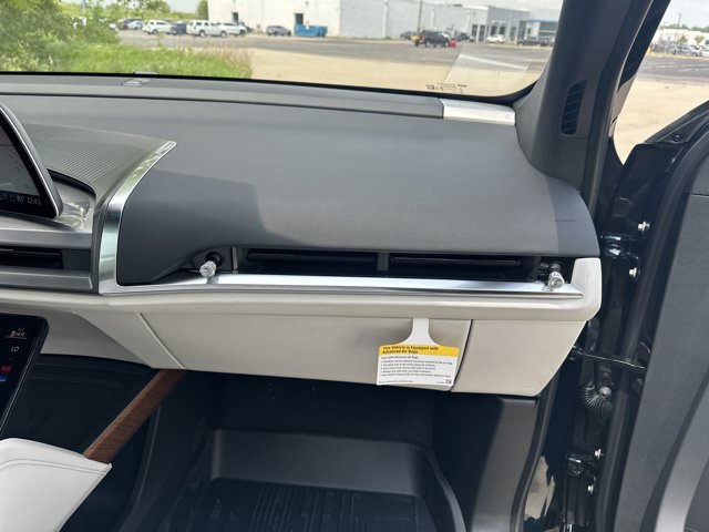 New 2026 Cadillac Vistiq Luxury w/ LPO, Floor Liner Package image 39