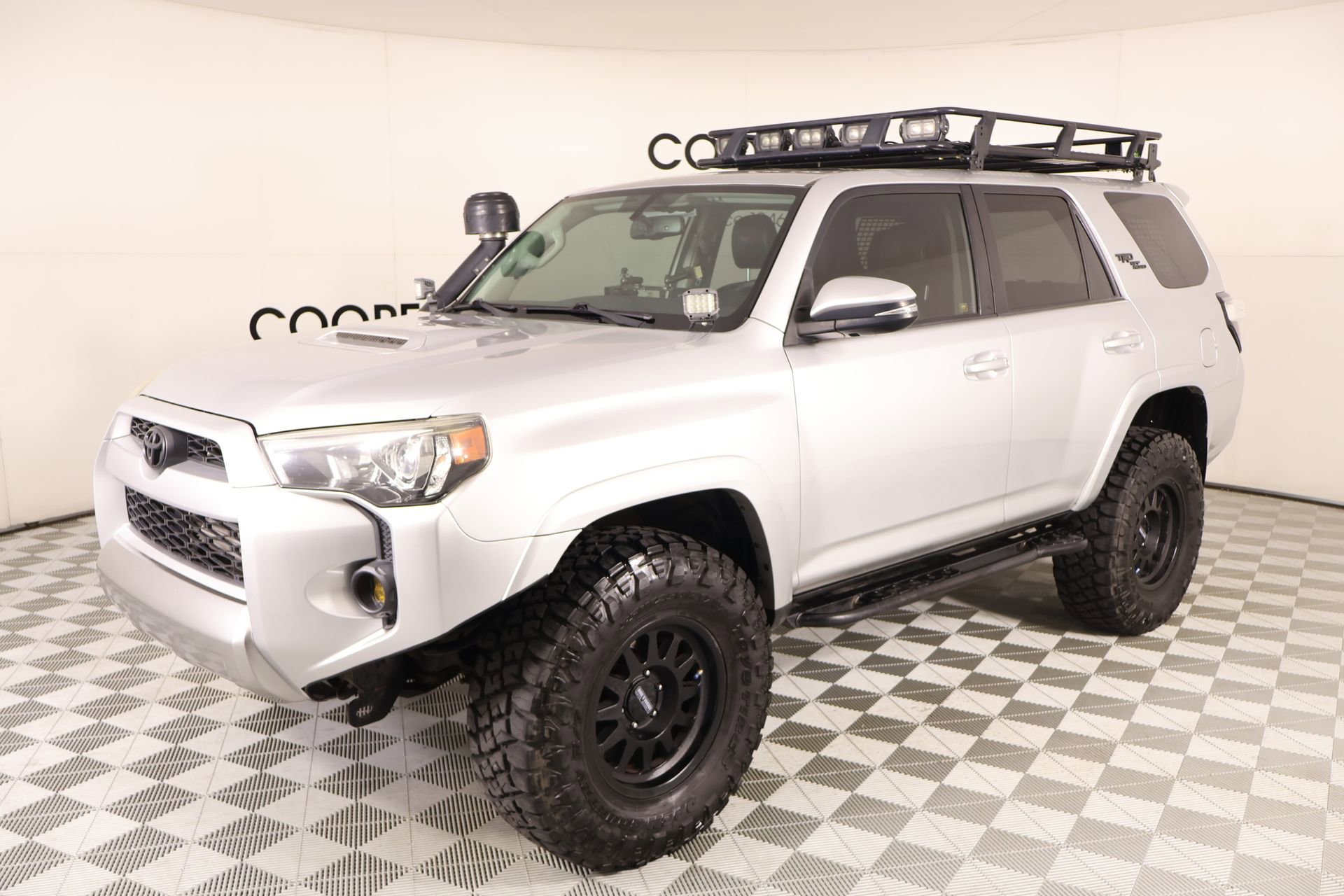 Used 2018 Toyota 4Runner TRD Off-Road Premium image 10
