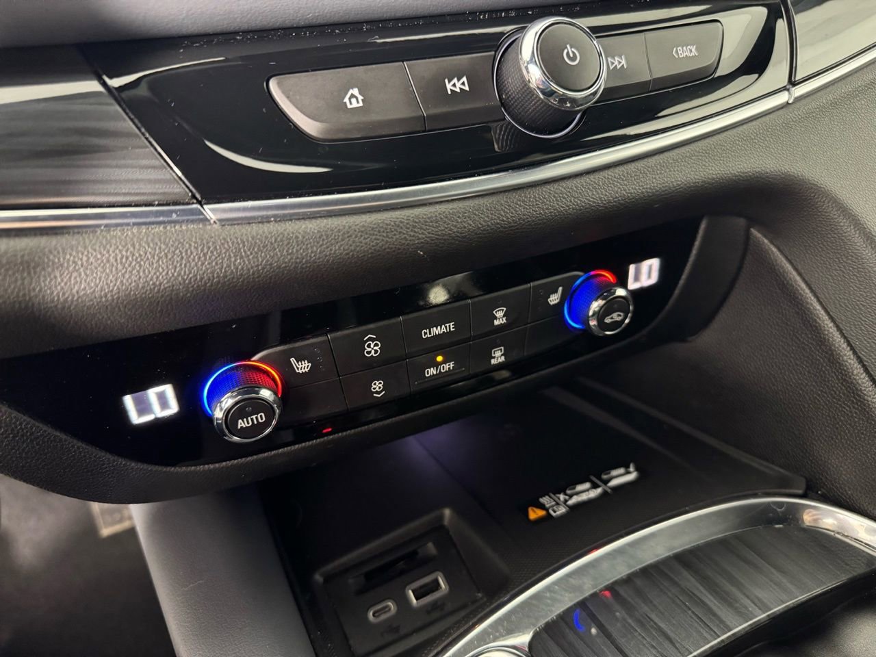 Used 2023 Buick Enclave Essence w/ Experience Buick Package image 19