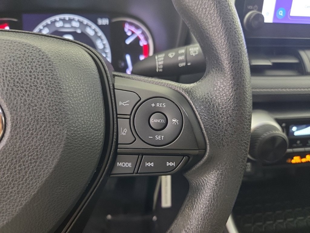 Used 2023 Toyota RAV4 LE AWD/4WD image 31