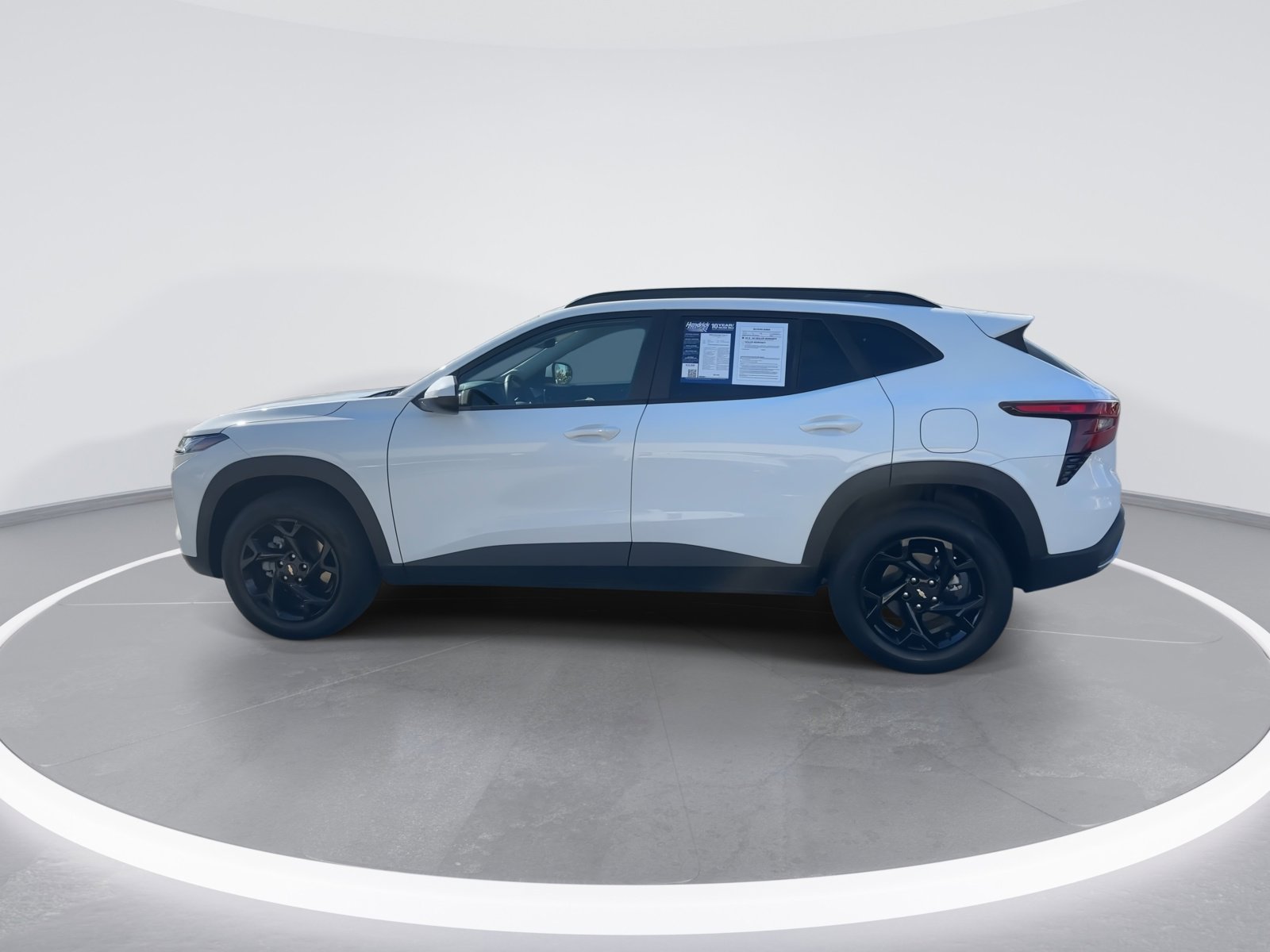 Used 2025 Chevrolet Trax LT w/ LT Convenience Package image 6