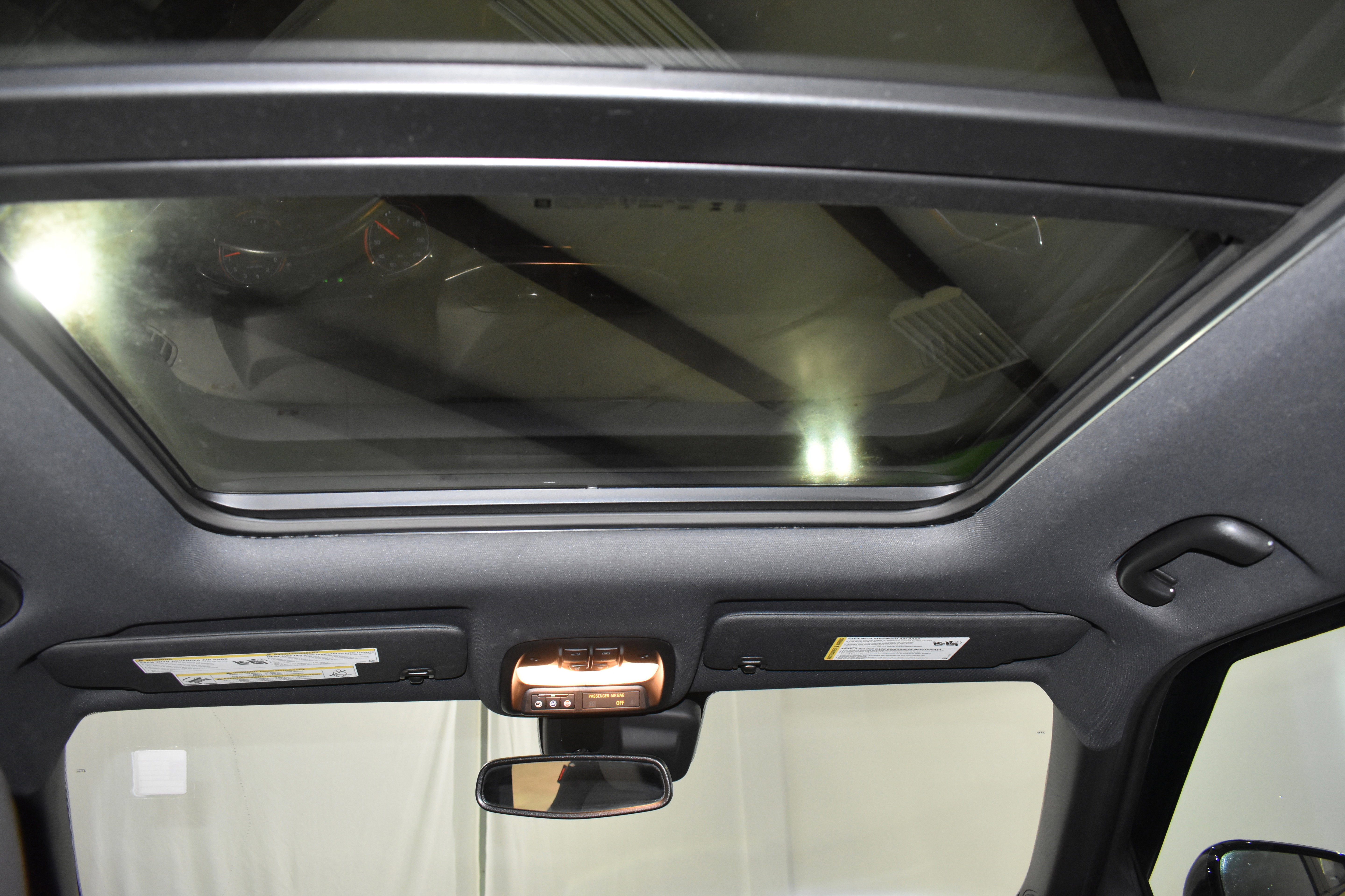 Used 2023 Chevrolet TrailBlazer RS w/ Sun and Liftgate Package FWD image 31