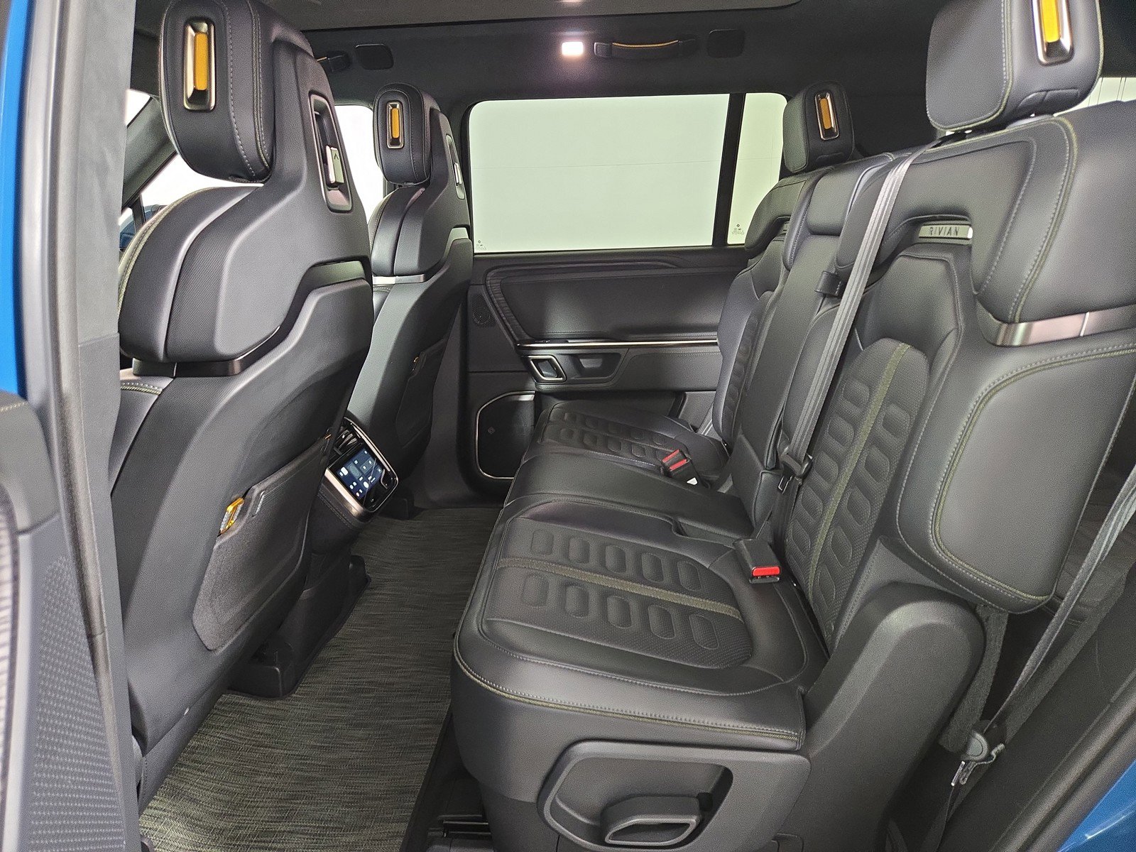 Used 2024 Rivian R1S Adventure image 21