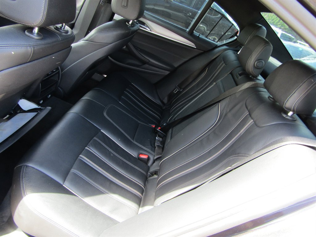 Used 2019 BMW 540i w/ M Sport Package RWD image 8