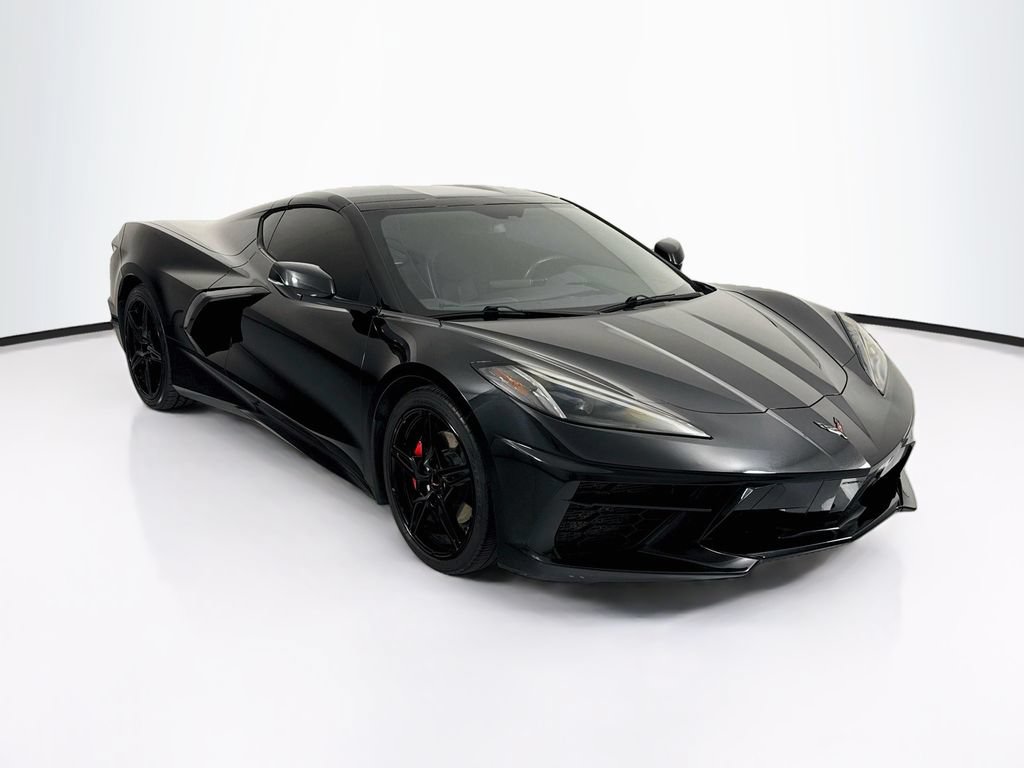 Used 2021 Chevrolet Corvette Stingray Coupe w/ Body-Color Dual Roof Package RWD image 3