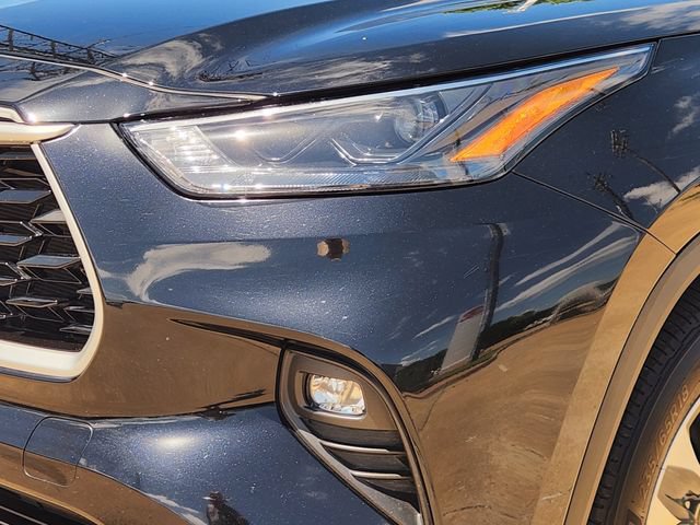Used 2023 Toyota Highlander XLE FWD image 6