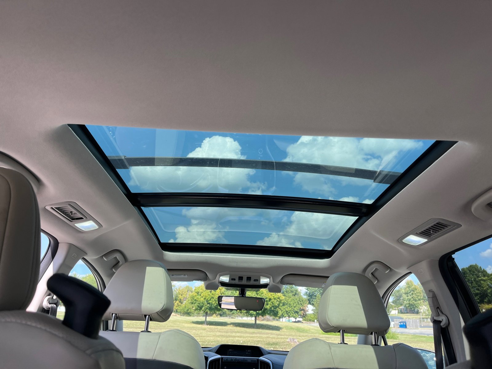 Used 2022 Subaru Ascent Limited w/ Technology Package image 18