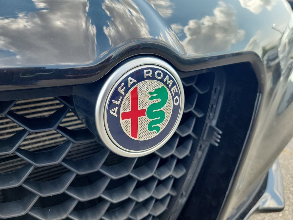 Used 2020 Alfa Romeo Stelvio Ti Sport w/ Quick Order Package 22S Sport AWD/4WD image 30