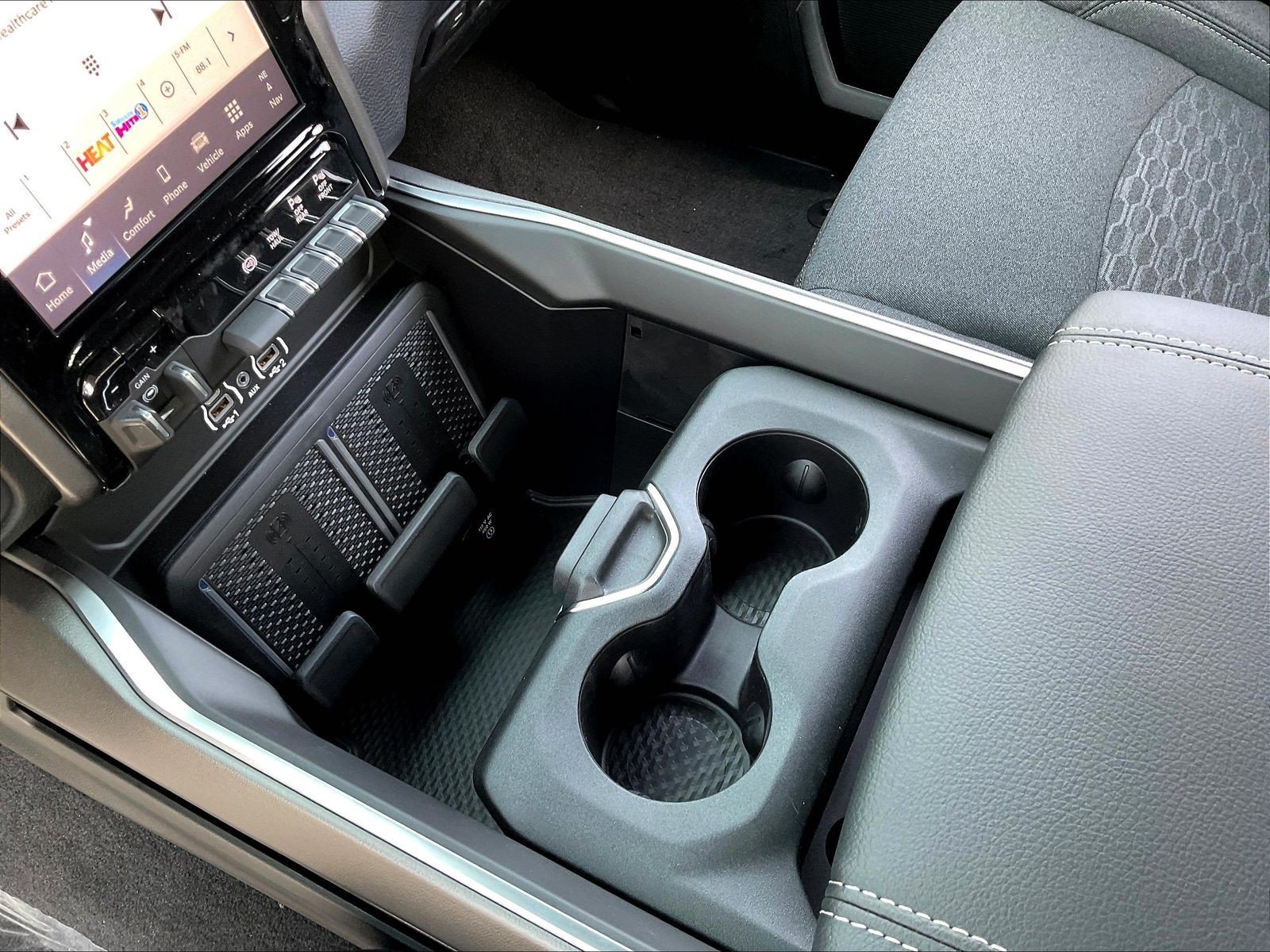 New 2026 RAM 3500 Big Horn AWD/4WD image 12