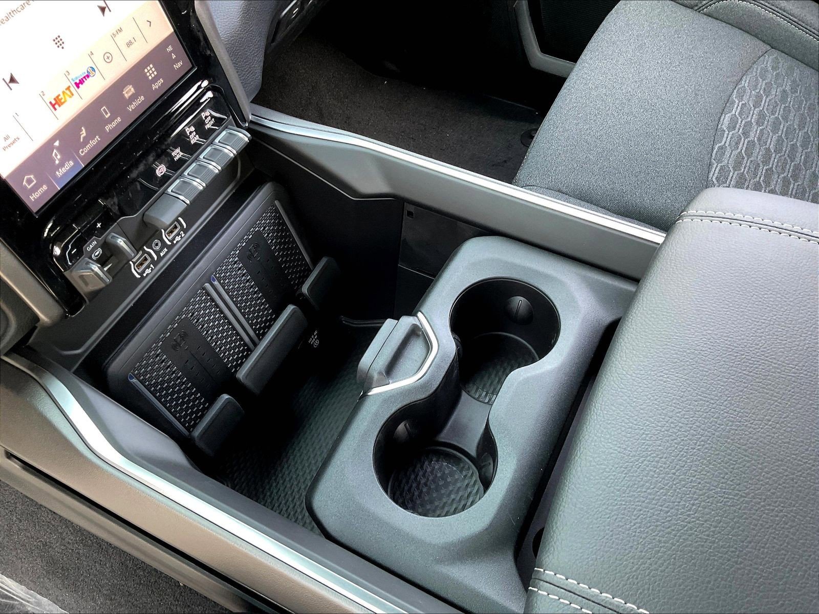 New 2026 RAM 3500 Big Horn AWD/4WD image 12