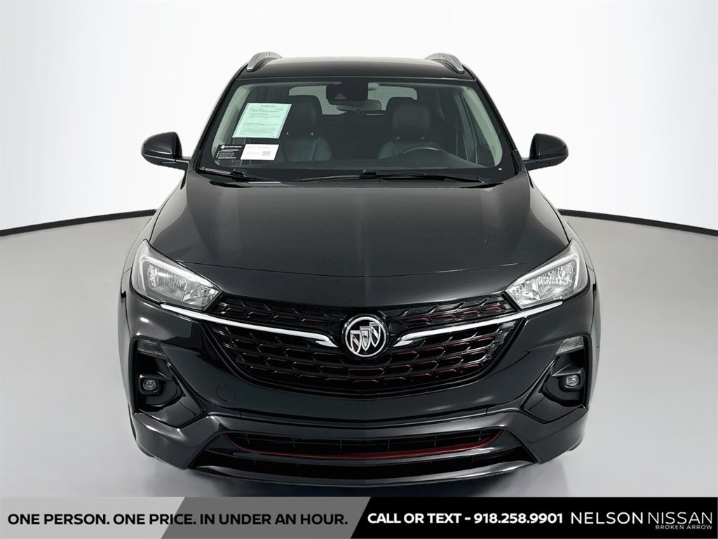 Used 2022 Buick Encore GX Select w/ Sport Touring Package FWD image 2