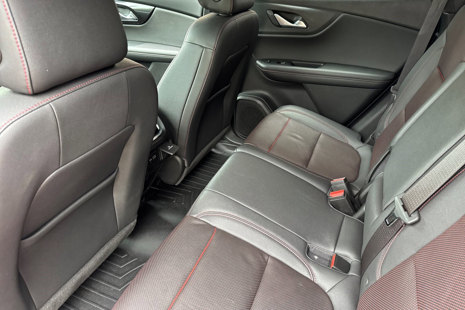 Used 2022 Chevrolet Blazer RS w/ Enhanced Convenience Package image 28