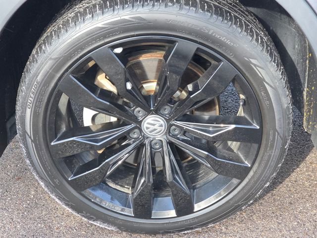 Used 2021 Volkswagen Tiguan SE R-Line image 12