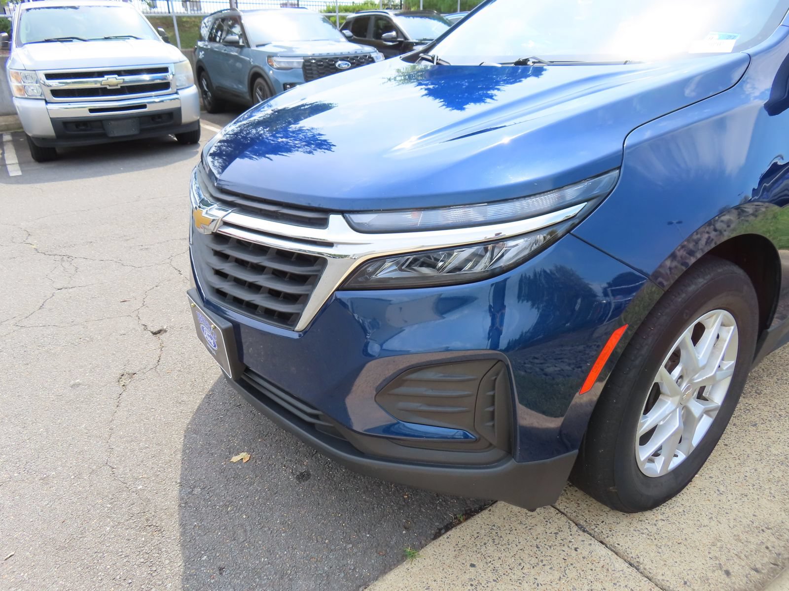 Used 2023 Chevrolet Equinox LS FWD image 8