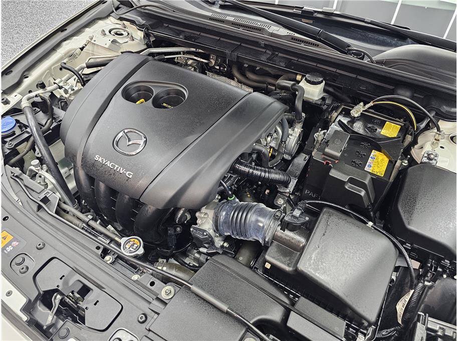 Used 2021 MAZDA MAZDA3 s FWD image 17