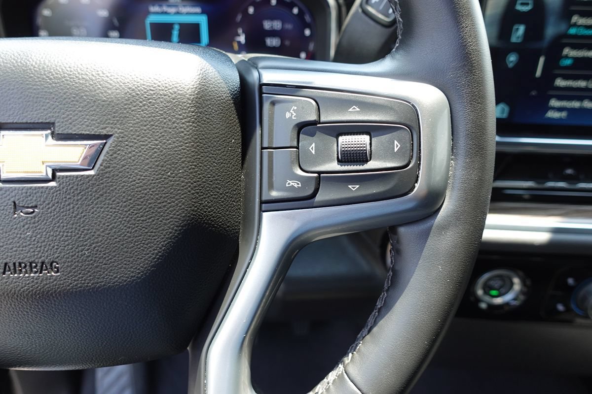 Used 2024 Chevrolet Silverado 1500 LT AWD/4WD image 47