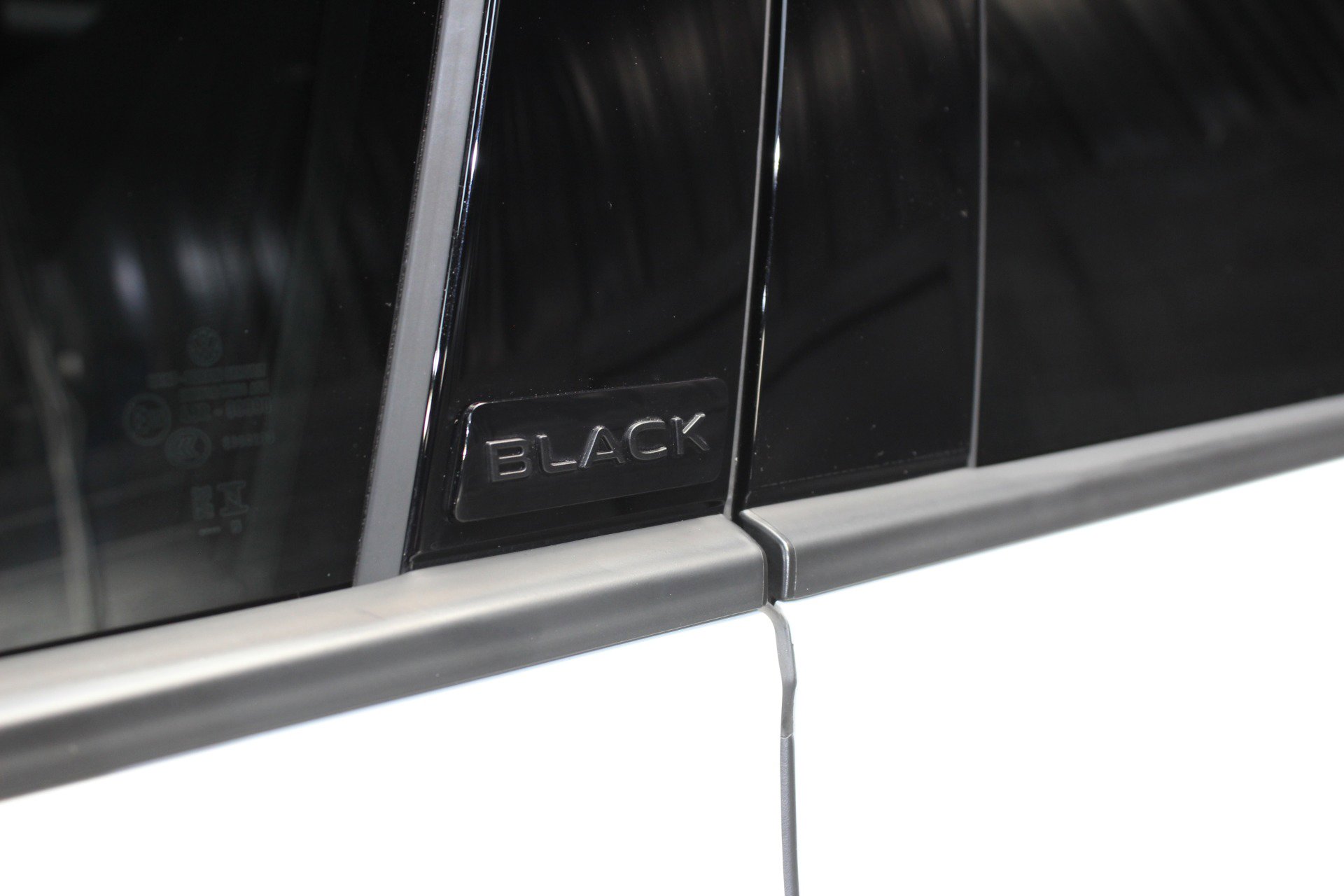 Used 2025 Volkswagen Golf R Black Edition w/ Euro Stye Package image 31