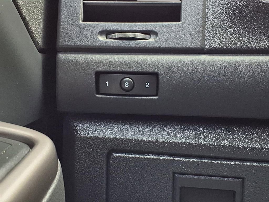 Used 2012 Jeep Liberty Limited Jet w/ Chrome Accents Group image 17