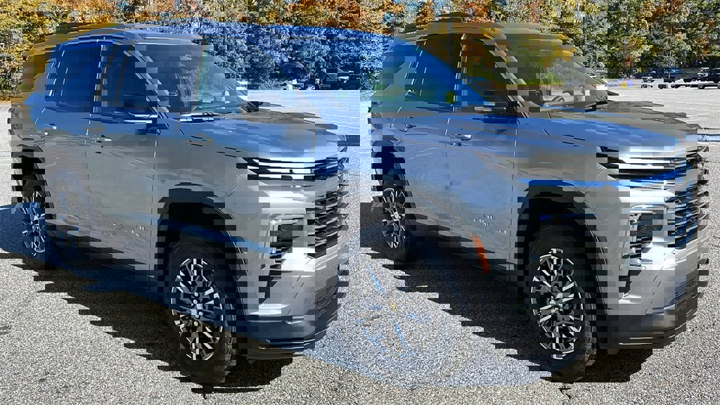 New 2026 Chevrolet Traverse LT w/ Driver Confidence Package image 3