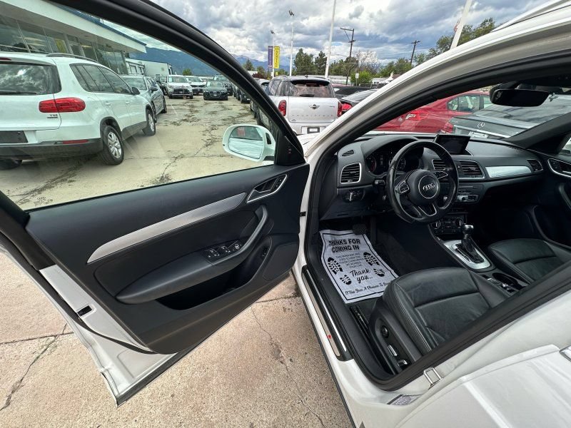 Used 2018 Audi Q3 2.0T Premium Plus w/ Premium Plus Package AWD/4WD image 12